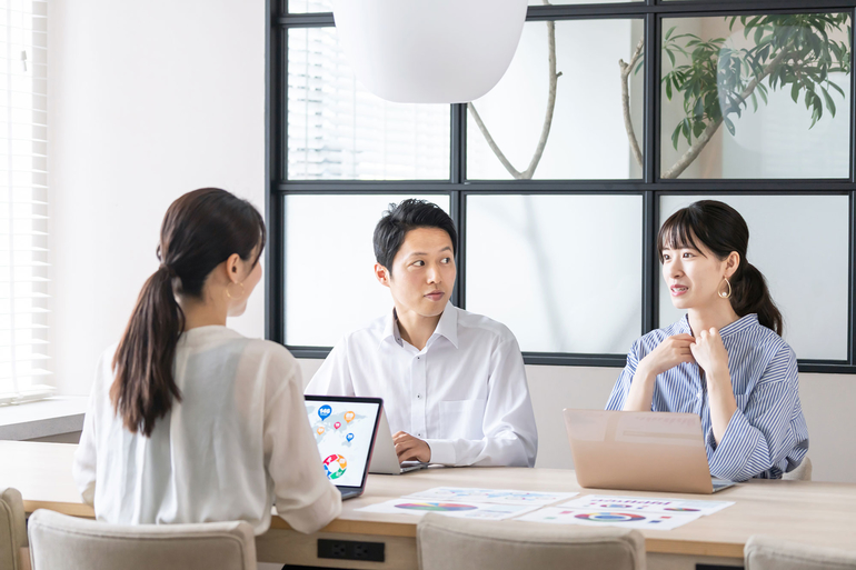 ロゴ作成会社 費用 相場 料金